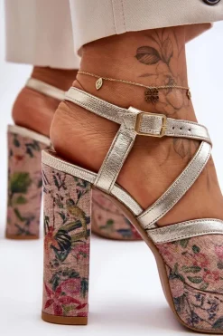 Skórzane Sandały Na Obcasie Maciejka 06084-25 Złote