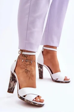 Skórzane Sandały Na Obcasie Maciejka 06081-11 Białe