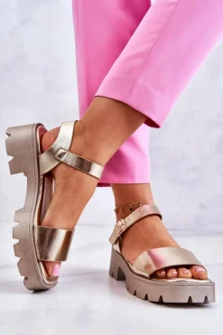 Skórzane Sandały Na Obcasie Złote Sovie