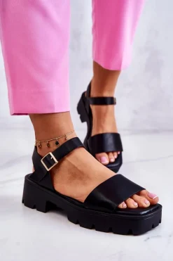 Skórzane Sandały Na Obcasie Czarne Sovie