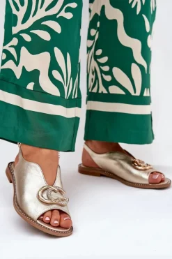 Skórzane Sandały Na Płaskim Obcasie Z Ozdobą Laura Messi 2865 Złote