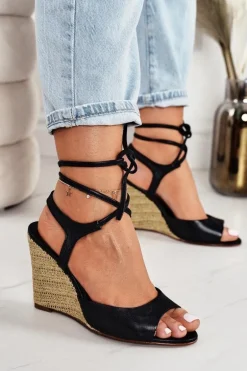 Skórzane Sandały Na Plecionym Koturnie Laura Messi 1944 Czarne