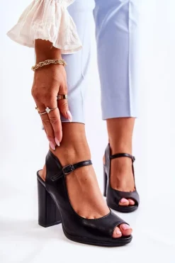 Skórzane Sandały Na Słupku Czarne Visali