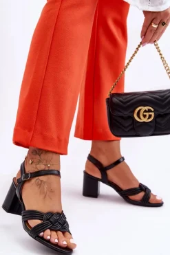 Skórzane Sandały Na Słupku Czarne Meriel