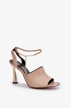 Skórzane Sandały Na Szpilce Z Ozdobną Bransoletą CheBello 4440 Beżowe