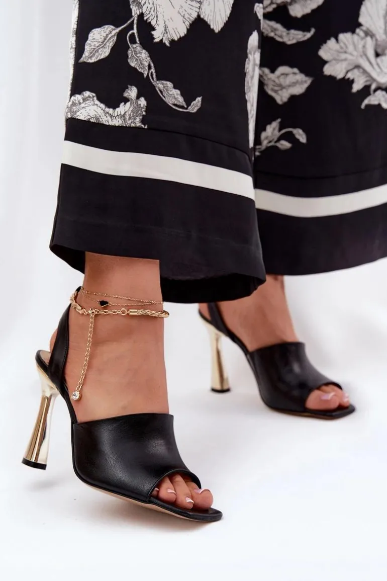 Skórzane Sandały Na Szpilce Z Ozdobną Bransoletą CheBello 4440 Czarne