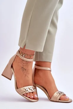 Skórzane Sandały Na Trójkątnym Obcasie Laura Messi 2595 Beżowe