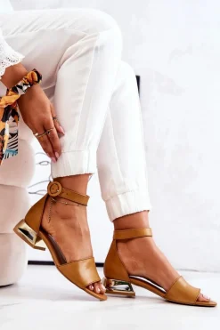 Skórzane Sandały Na Złotym Obcasie Laura Messi 2143 Camel