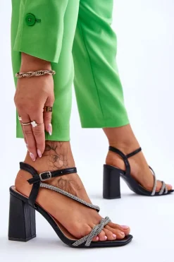 Skórzane Sandały Z Cyrkoniami Na Obcasie Czarne Carlotta