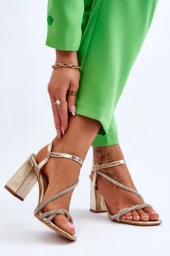 Skórzane Sandały Z Cyrkoniami Na Obcasie Złote Carlotta