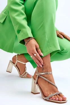 Skórzane Sandały Z Cyrkoniami Na Obcasie Złote Carlotta