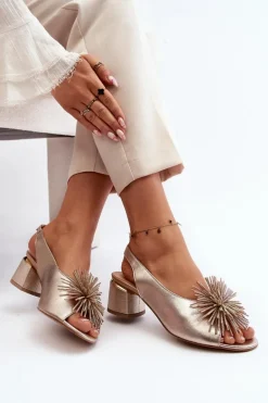 Skórzane Sandały Z Ozdobą Laura Messi 2719 Złote