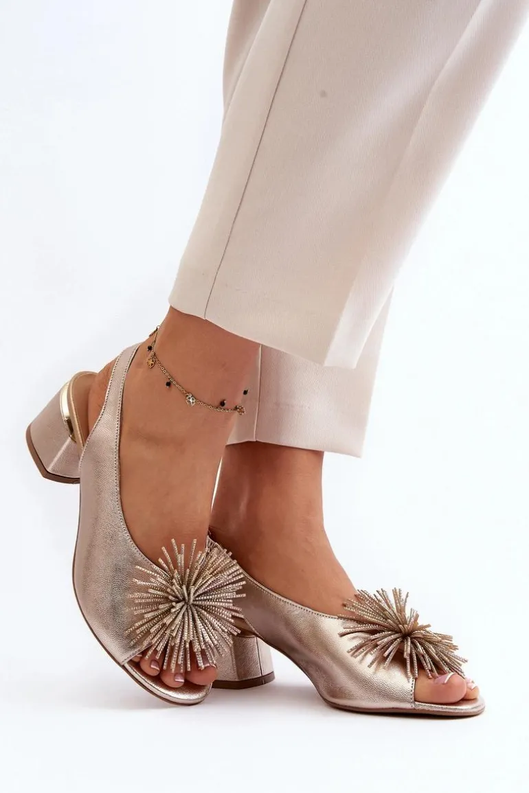Skórzane Sandały Z Ozdobą Laura Messi 2719 Złote