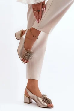 Skórzane Sandały Z Ozdobą Laura Messi 2719 Złote