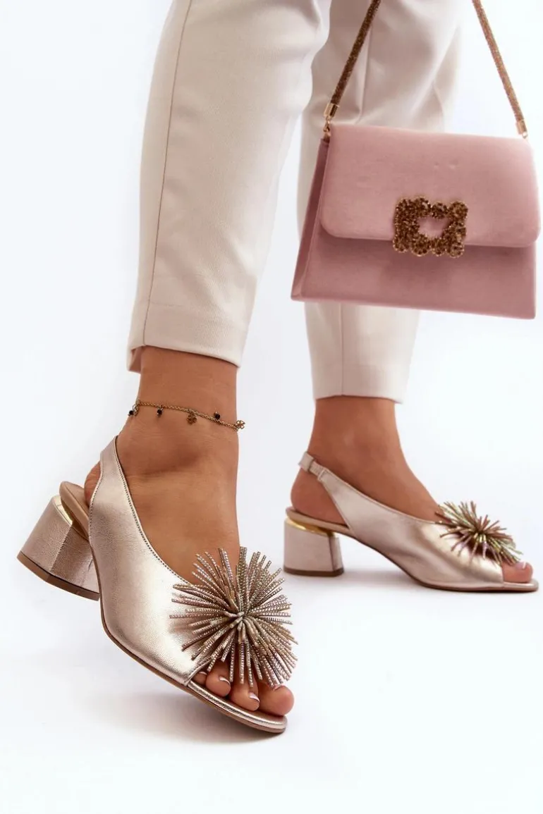 Skórzane Sandały Z Ozdobą Laura Messi 2719 Złote