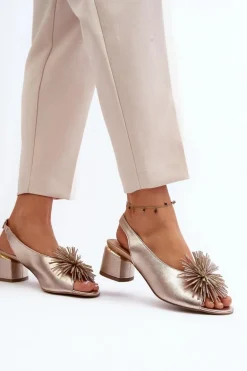 Skórzane Sandały Z Ozdobą Laura Messi 2719 Złote