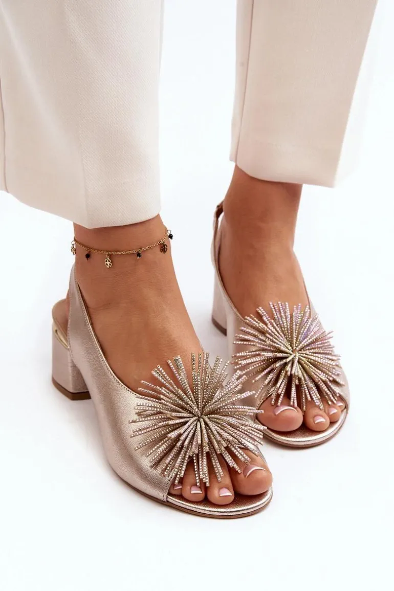 Skórzane Sandały Z Ozdobą Laura Messi 2719 Złote