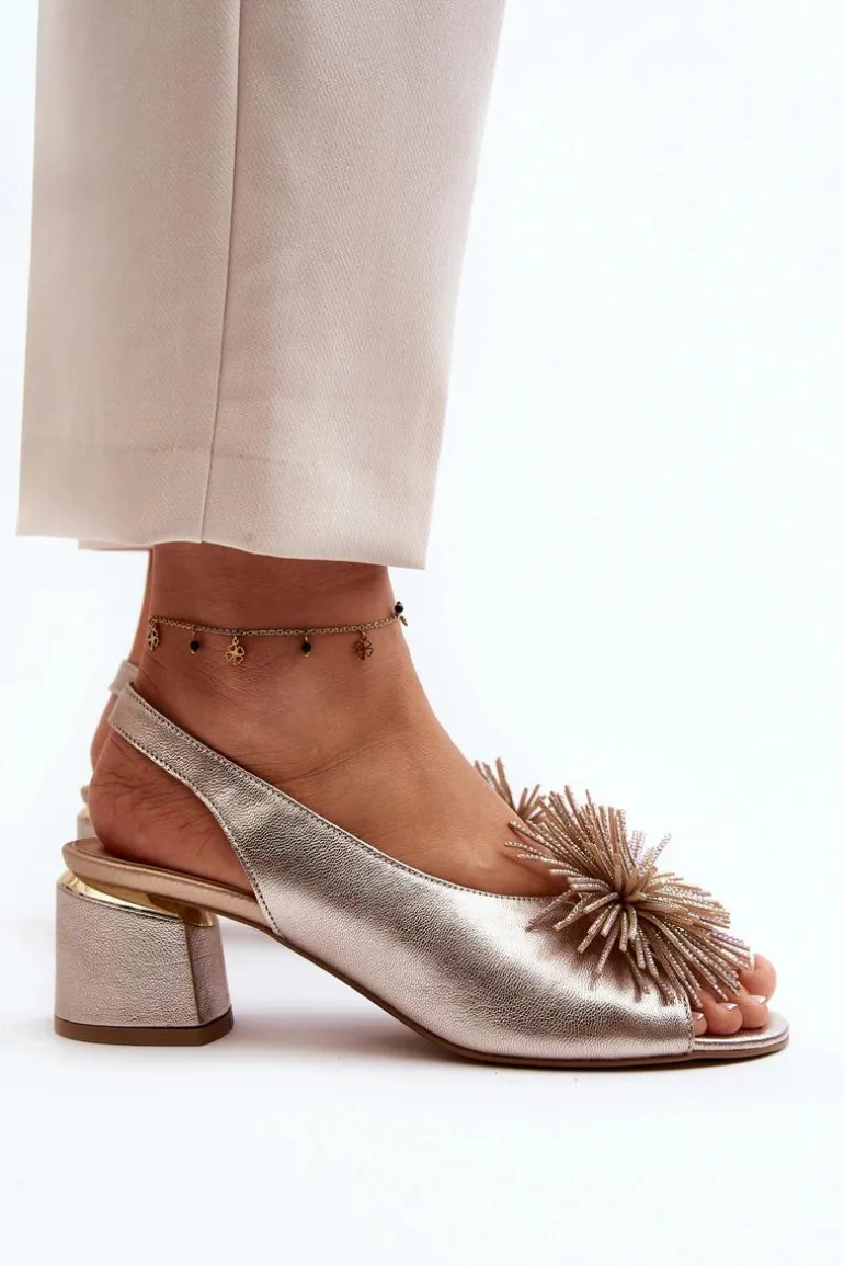 Skórzane Sandały Z Ozdobą Laura Messi 2719 Złote