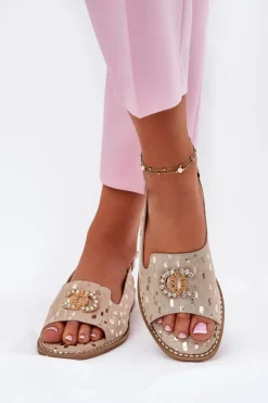 Skórzane Sandały Z Ozdobą Na Płaskim Obcasie S.Barski KV51-096 Złote