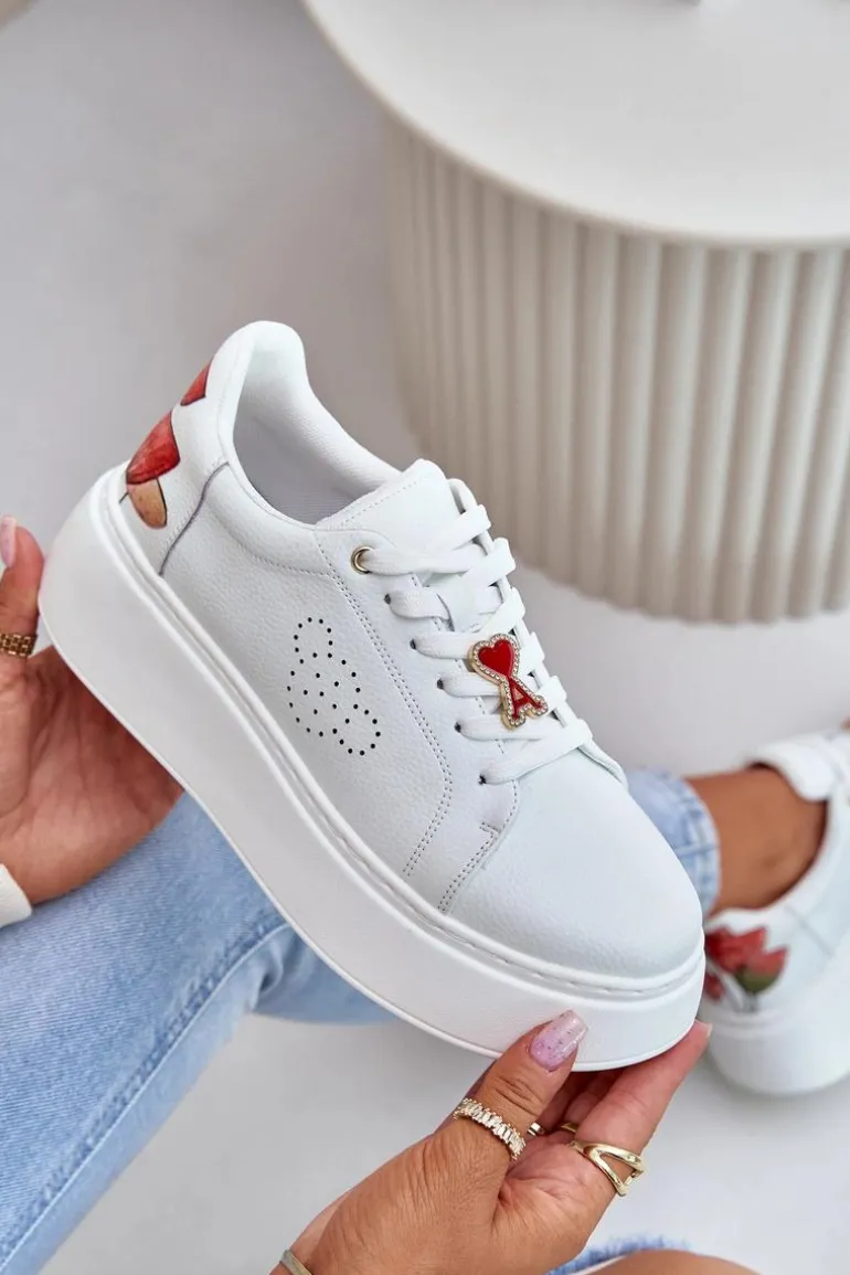 Skórzane Sneakersy Damskie Na Platformie Z Przypinką I Ozdobnym Kwiatem 89100 Białe