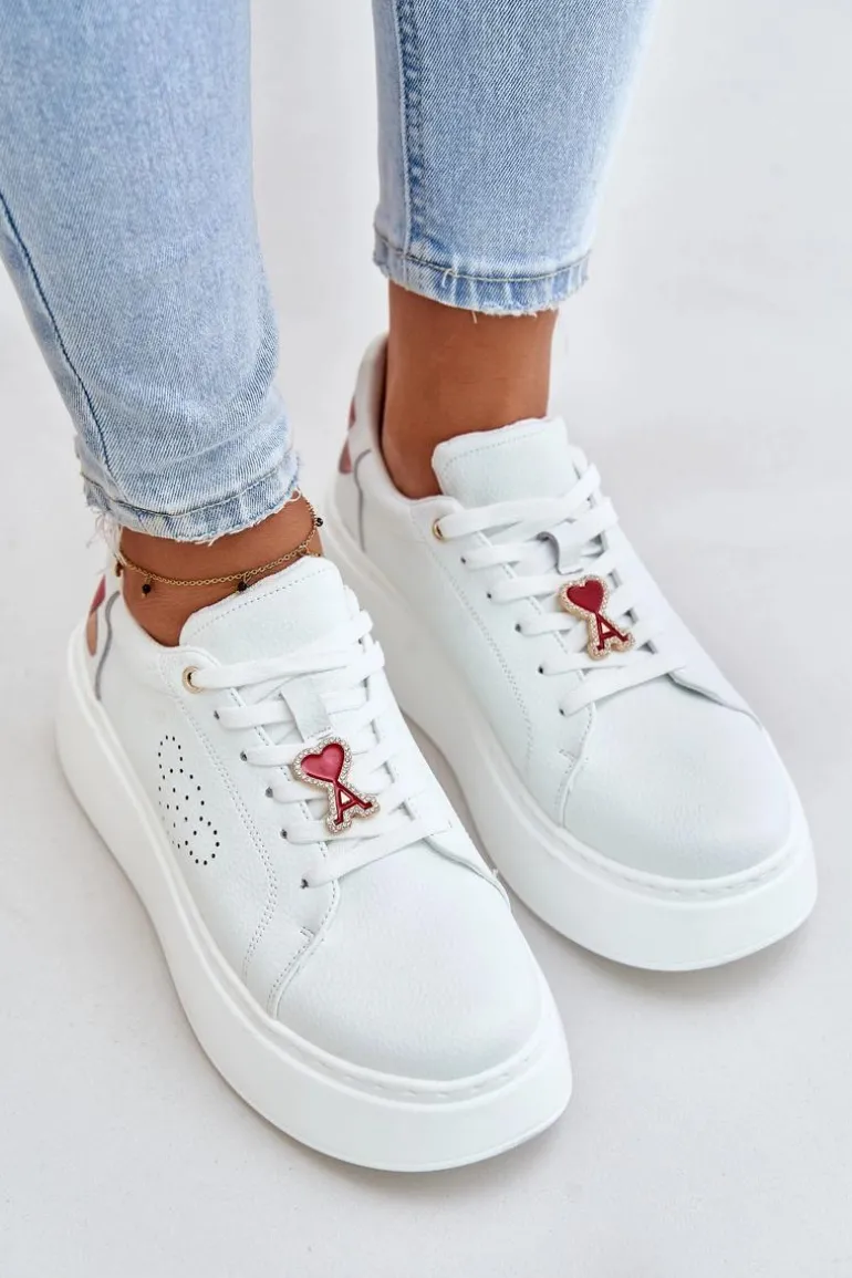 Skórzane Sneakersy Damskie Na Platformie Z Przypinką I Ozdobnym Kwiatem 89100 Białe