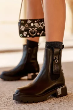 Skórzane Sztyblety Botki Na Płaskim Obcasie Z Ozdobami Czarne Shandee