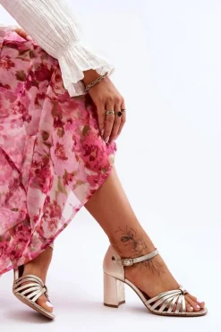 Skórzane Wygodne Sandały Maciejka 06025-25 Złote