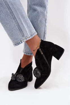 Skórzane Zamszowe Botki Damskie Na Obcasie Z Ozdobą D&A MR52-182 Czarne