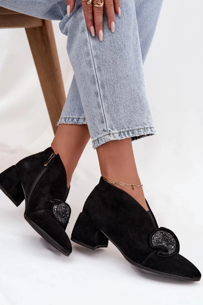 Skórzane Zamszowe Botki Damskie Na Obcasie Z Ozdobą D&A MR52-182 Czarne