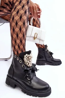 Skórzane Zdobione Niskie Botki Na Płaskim Obcasie Czarne Binga