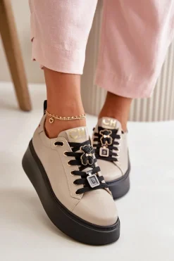 Sneakersy Damskie Skórzane Z Przypinkami Na Platformie CheBello 4596 Beżowe