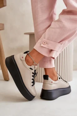 Sneakersy Damskie Skórzane Z Przypinkami Na Platformie CheBello 4596 Beżowe