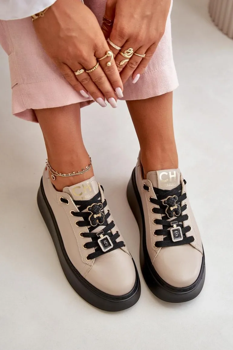 Sneakersy Damskie Skórzane Z Przypinkami Na Platformie CheBello 4596 Beżowe