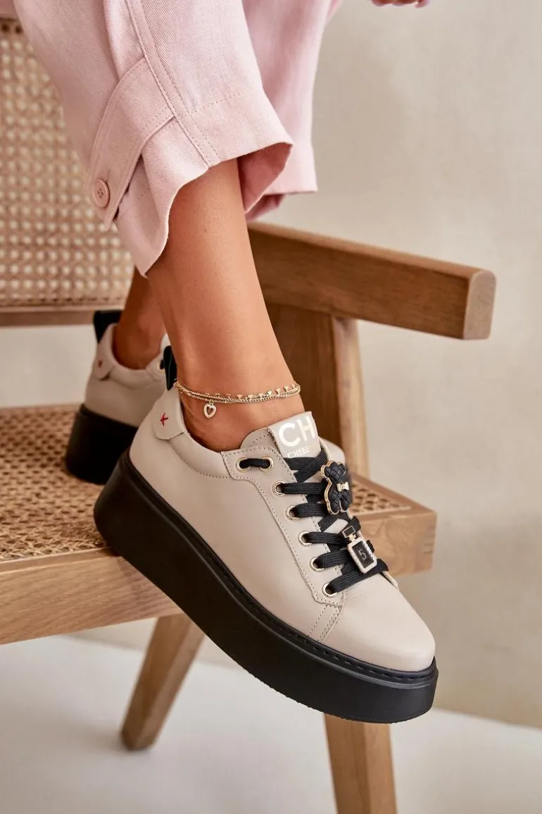 Sneakersy Damskie Skórzane Z Przypinkami Na Platformie CheBello 4596 Beżowe