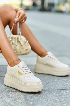 Sneakersy Damskie Z Eko Skóry Na Masywnej Platformie Jasnobeżowe Chrisstin