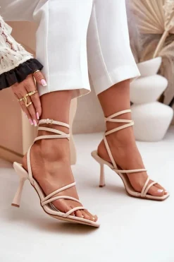 Stylowe Sandały Na Szpilce Z Paskami Beżowe Saredi