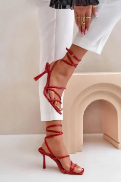 Stylowe Sandały Na Szpilce Z Paskami Czerwone Saredi