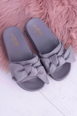 Szare Damskie Zamszowe Klapki z Kokardą Merbolo