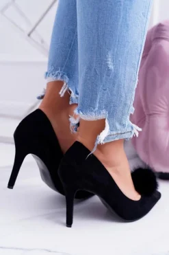 Szpilki damskie Czarne Zamszowe Lu Boo Pompon