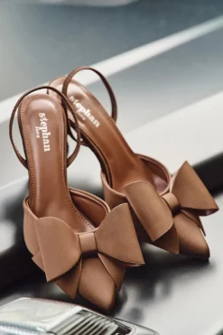 Szpilki Z Odkrytymi Piętami I Kokardką Brązowe Eklevia