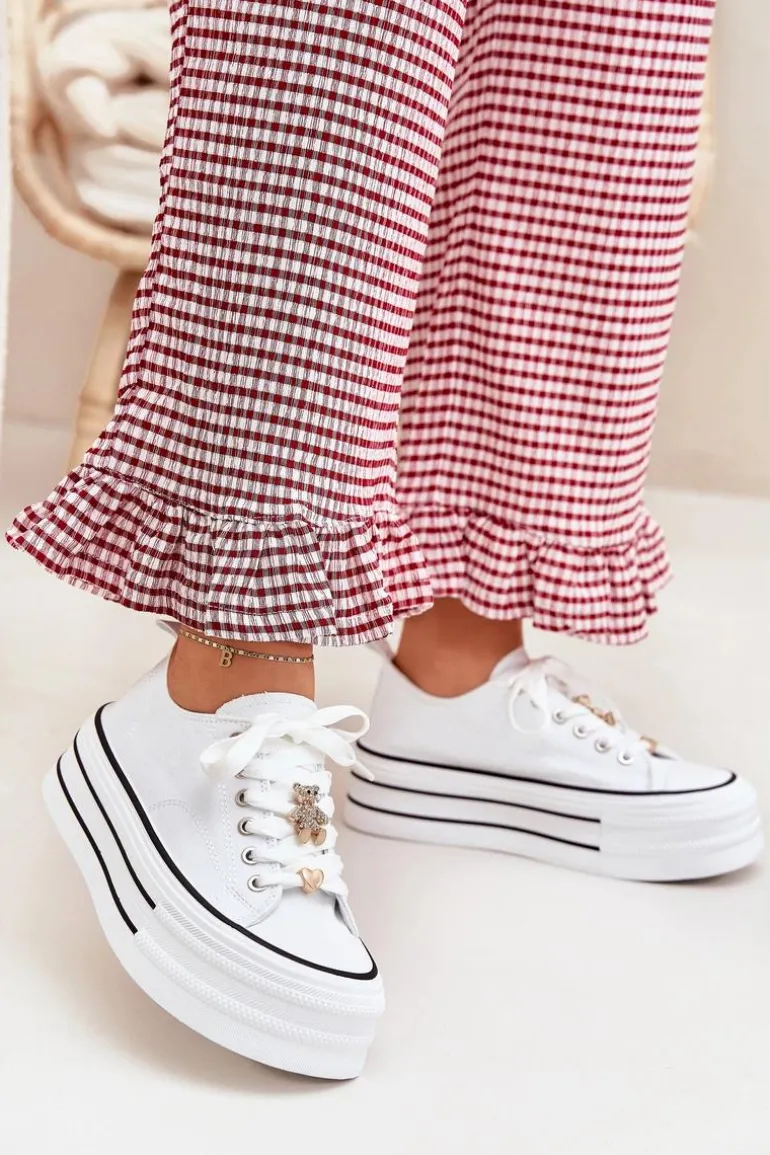 Trampki Damskie Na Platformie Ze Złotymi Przypinkami Białe Fiorina