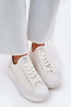 Trampki Damskie Z Haftem Na Platformie Lee Cooper LCW-25-31-3465L Białe