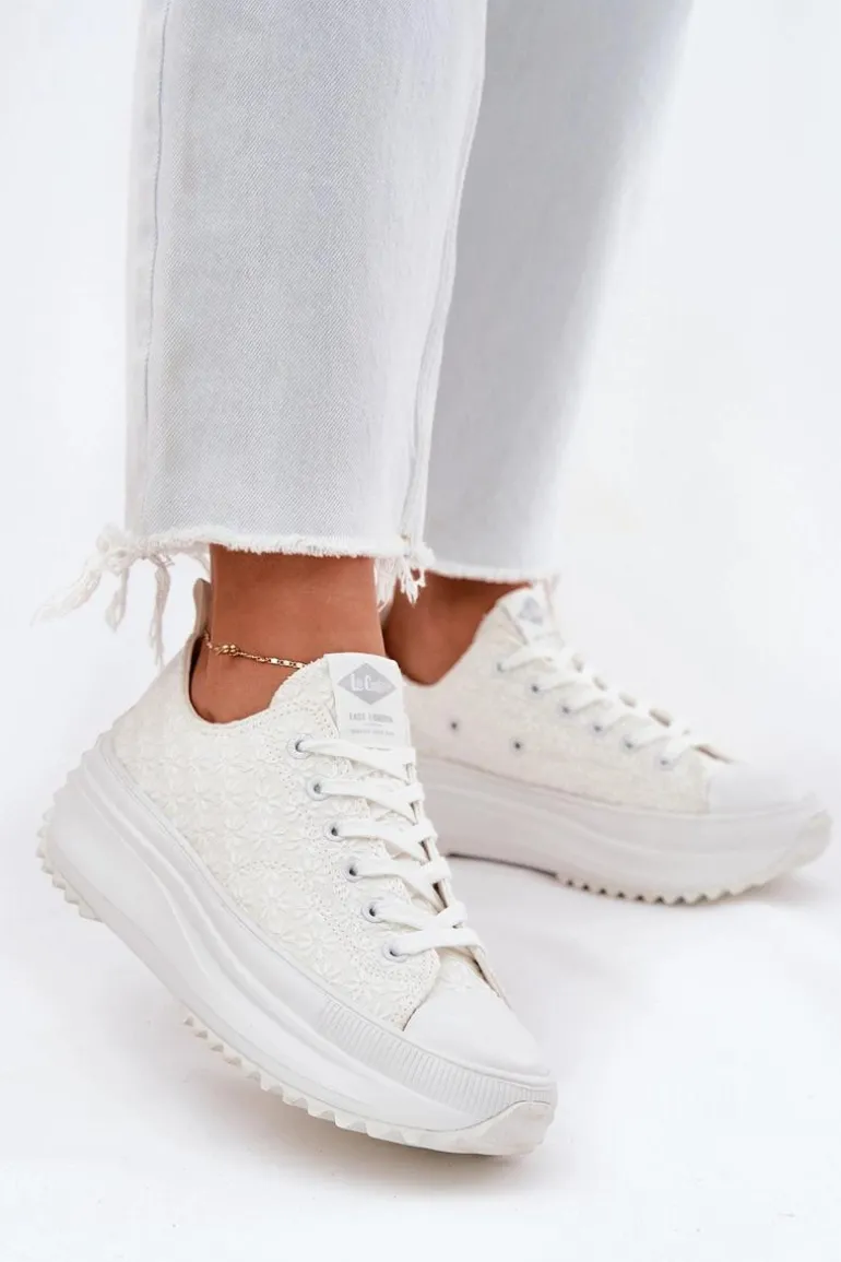 Trampki Damskie Z Haftem Na Platformie Lee Cooper LCW-25-31-3465L Białe