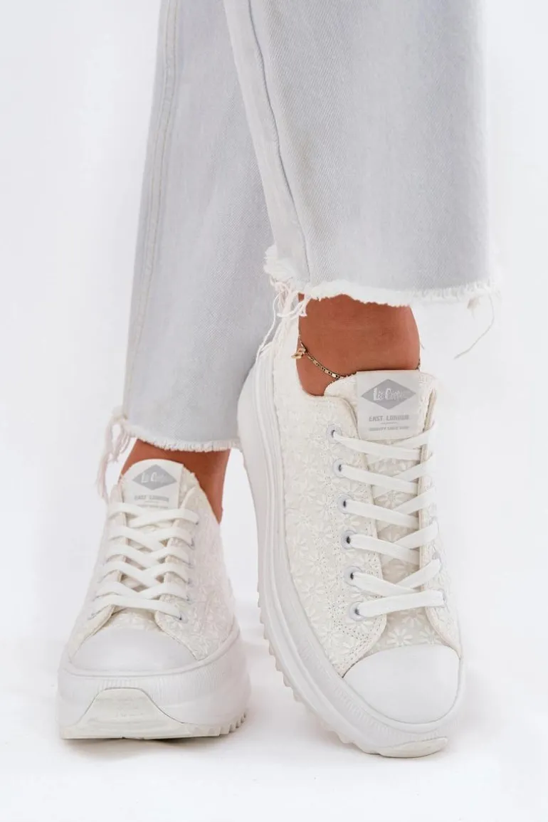 Trampki Damskie Z Haftem Na Platformie Lee Cooper LCW-25-31-3465L Białe
