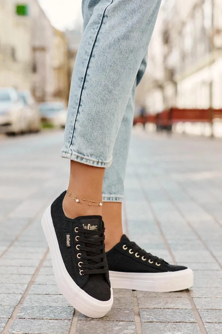Trampki Damskie Z Koronką Lee Cooper LCW-25-31-3439L Czarne