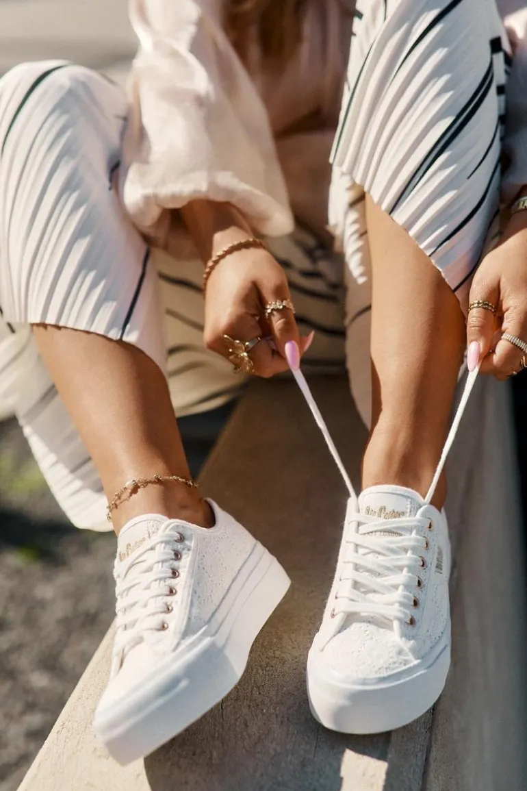 Trampki Damskie Z Koronką Lee Cooper LCW-25-31-3438L Białe