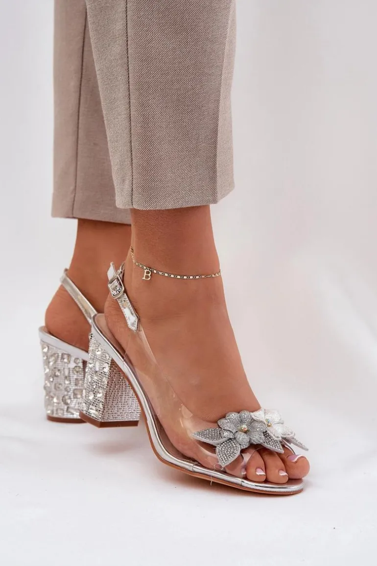 Transparentne Sandały Z Kwiatkami Na Zdobionym Obcasie D&A MR38-331 Srebrne