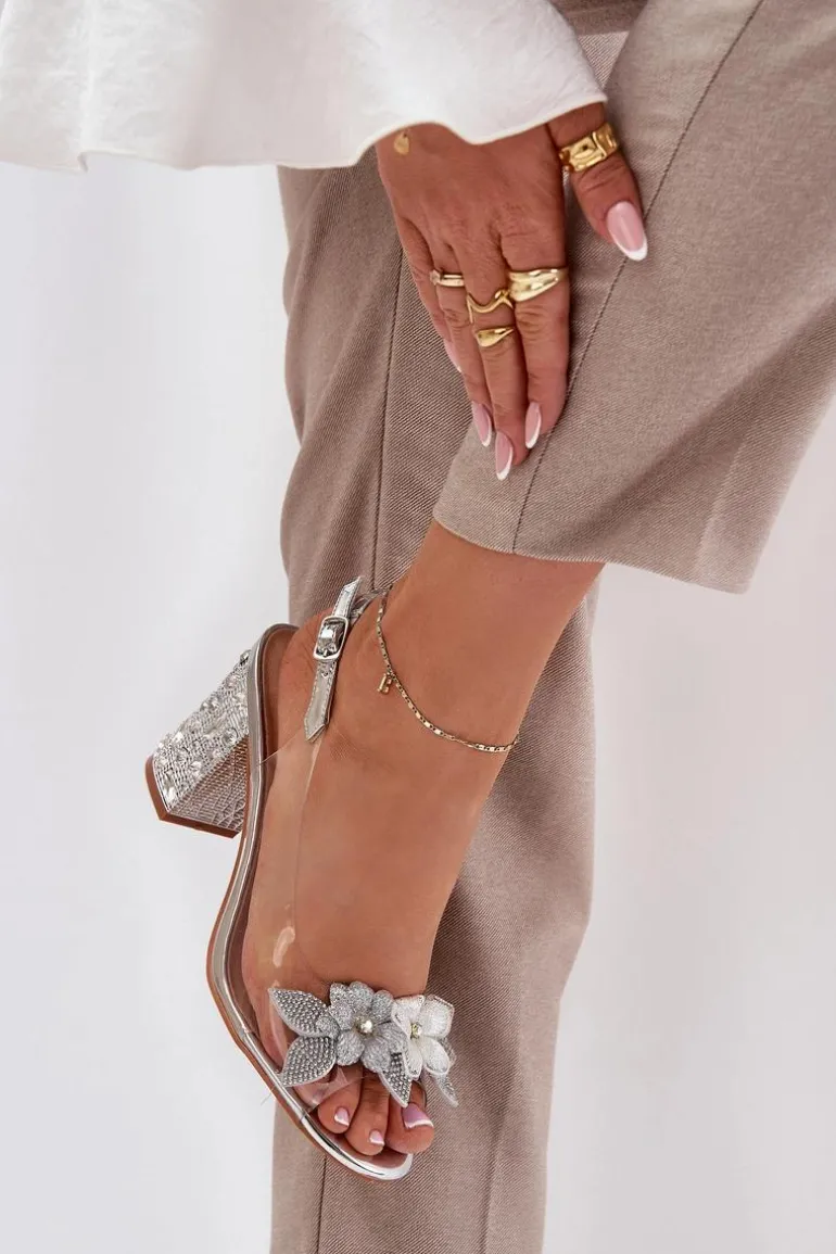 Transparentne Sandały Z Kwiatkami Na Zdobionym Obcasie D&A MR38-331 Srebrne