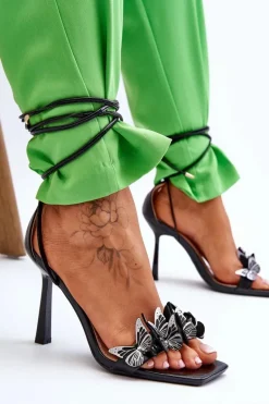 Wiązane Sandałki Na Szpilce Z Motylami Czarne Delmar