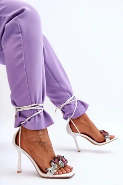 Wiązane Sandałki Na Szpilce Z Motylami Białe Delmar